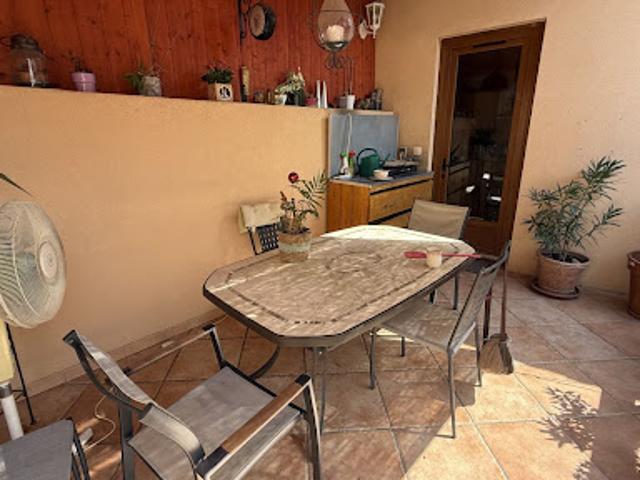 Maison vente à Narbonne, Escales