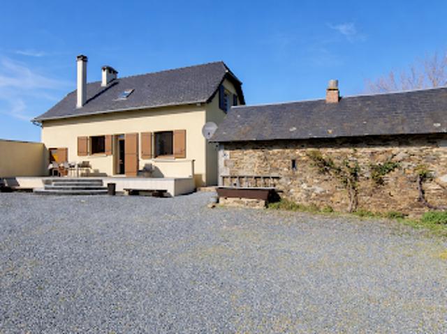 Maison vente à Nontron, Saint-cyr-les-champagnes