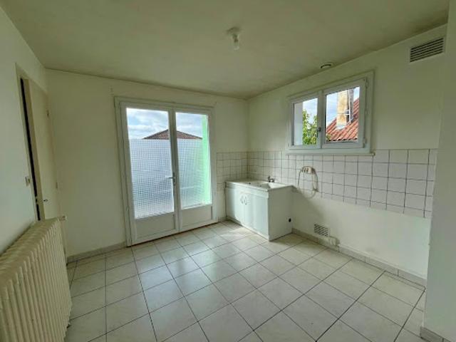 Maison vente à La Rochefoucauld, La Rochefoucauld-en-Angoumois