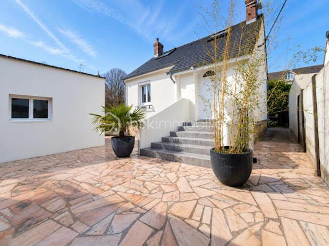 Maison vente à Versailles, Plaisir