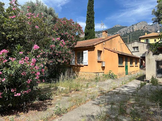 Maison vente à Arrondissement de Toulon, Le Revest-les-eaux