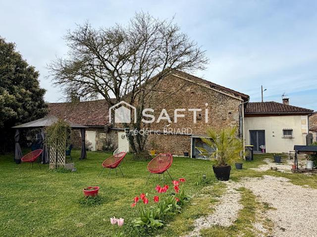 Maison vente à Montmorillon, Genouillé