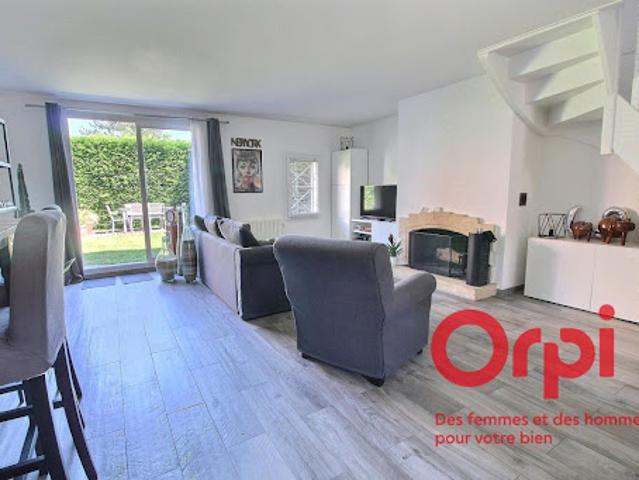 Maison vente à Versailles, Montigny-le-bretonneux