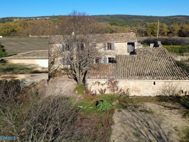 Maison vente à Apt, Murs