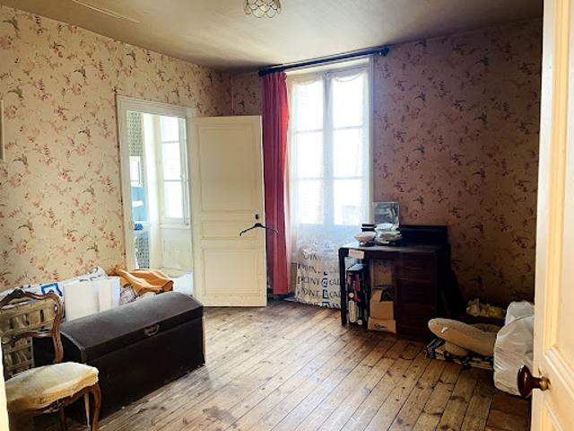 Maison vente à Loches, Descartes
