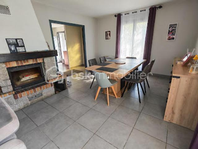 Maison vente à Le Gué d'Heuillon, Saint-Martin-d'Heuille