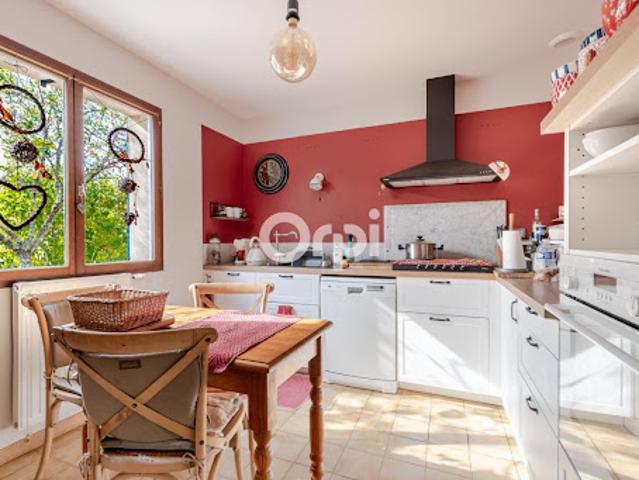Maison vente à Charroux, Bosmie-l'Aiguille