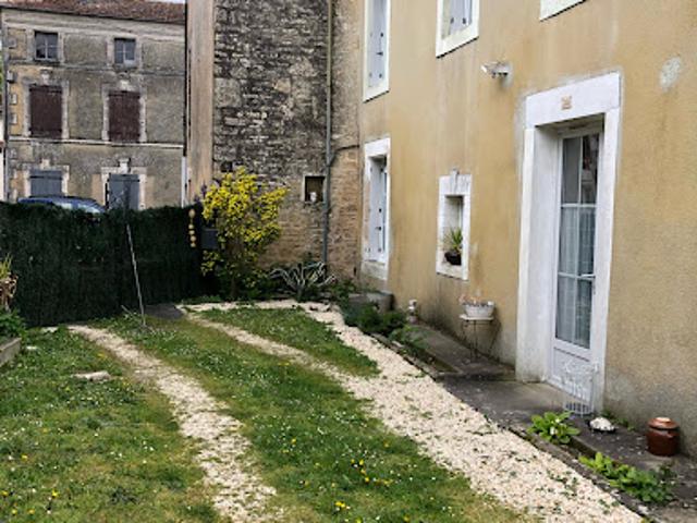 Maison vente à Confolens, Villefagnan