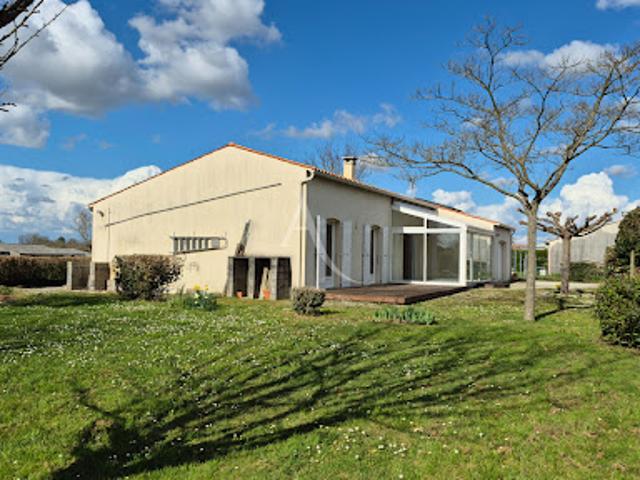 Maison vente à Saint-porchaire, Groix de la Croix