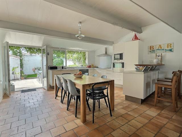 Maison vente à La Rochelle, Loix