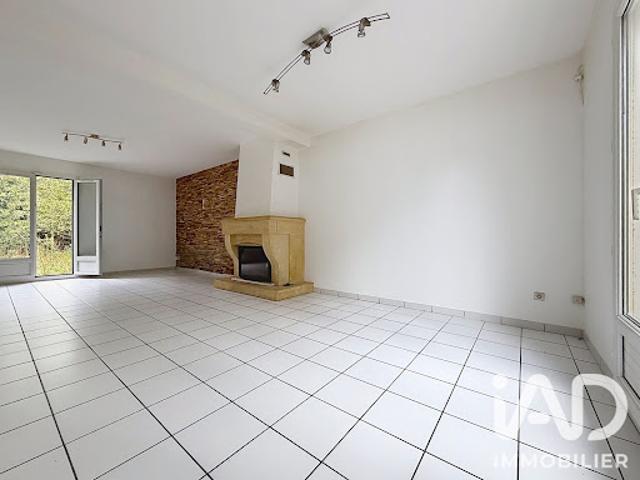 Maison vente à Verville, Bruyères-le-Châtel