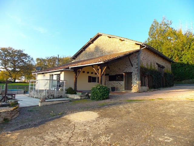 Maison vente à Rochechouart, Les Salles-lavauguyon