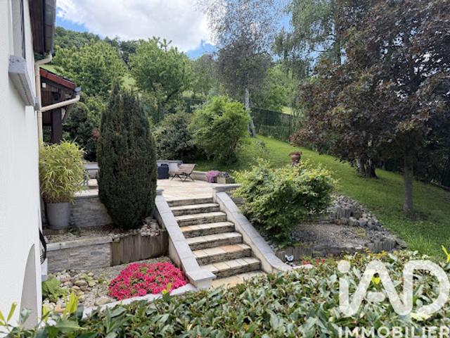 Maison vente à Saint-Étienne, L'etrat