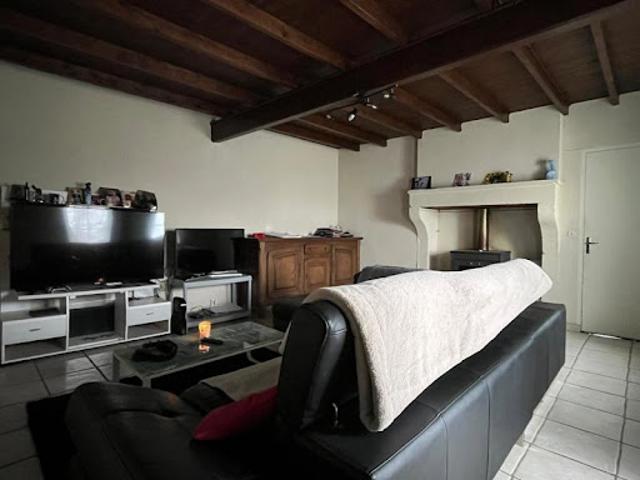 Maison vente à Angoulême, Saint-adjutory
