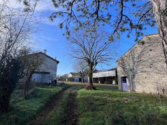 Maison vente à Confolens, Nouvelle-Aquitaine