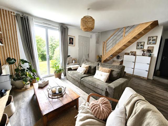Maison vente à Angers, Lézigné