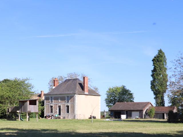 Maison vente à Chinon, Hommes