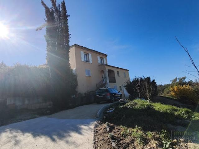 Maison vente à Nîmes, Lussan