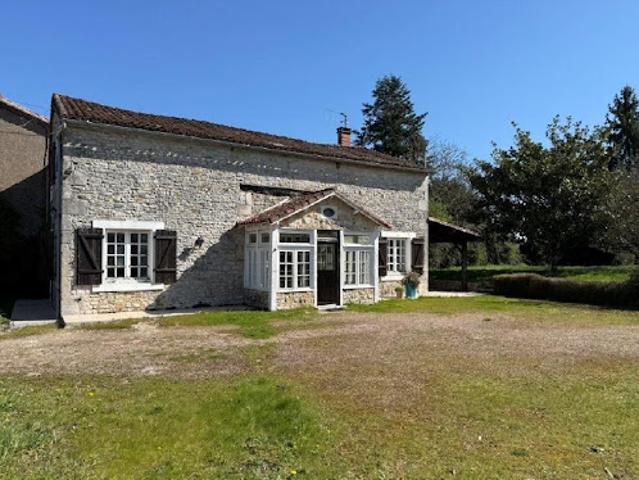 Maison vente à Montmorillon, Civray