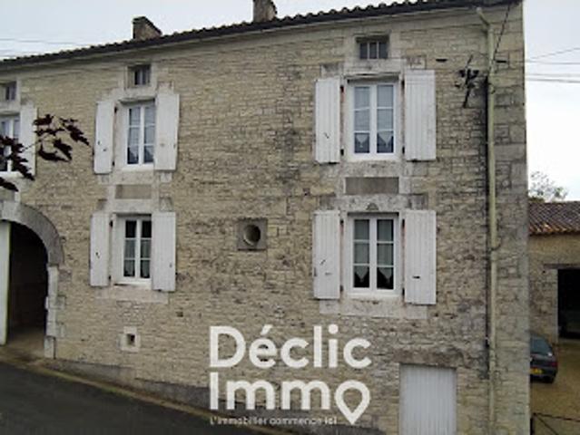 Maison vente à Confolens, Coulonges