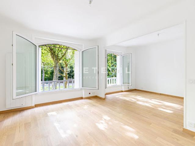 Maison vente à Paris, Île-de-France