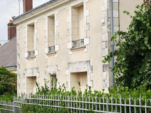 Maison vente à Tours, Monnaie