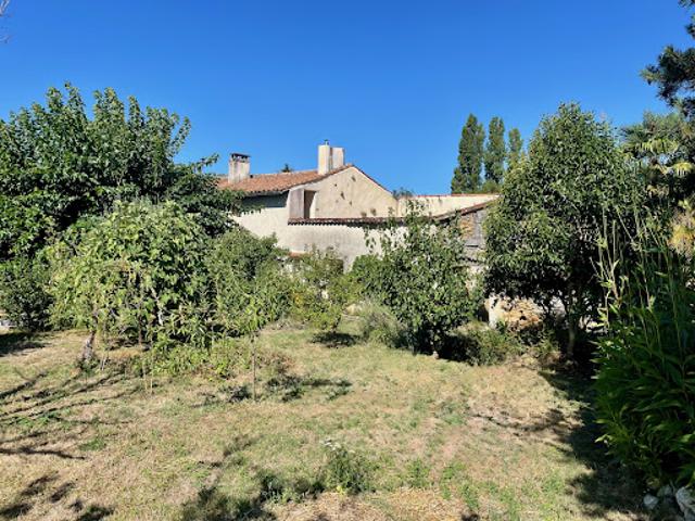 Maison vente à Saint-Jean-d'Angély, Taillant