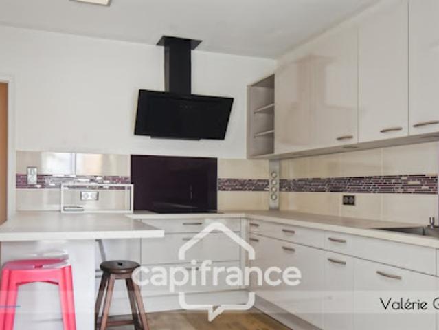 Maison vente à Échillais, Ville d'Enver