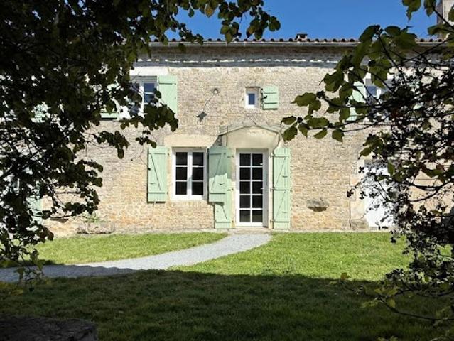 Maison vente à Confolens, Villefagnan