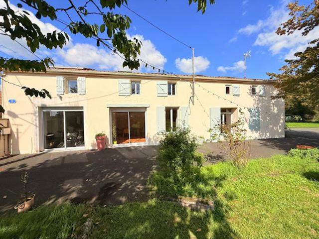 Maison vente à Rochefort, Genouillé