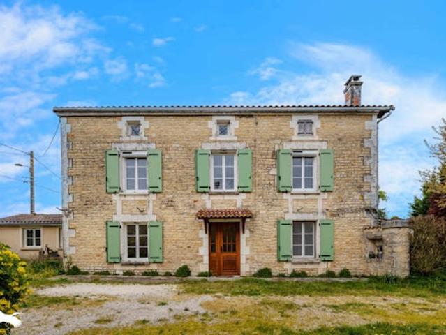 Maison vente à Confolens, Fouqueure
