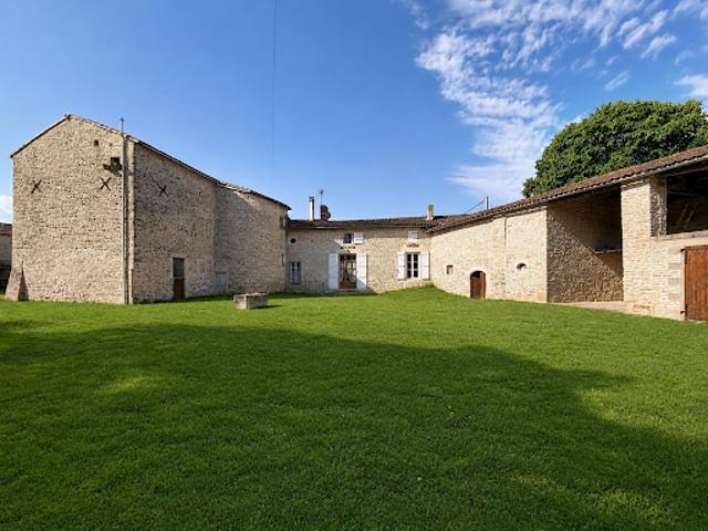 Maison vente à Ruffec, Charente