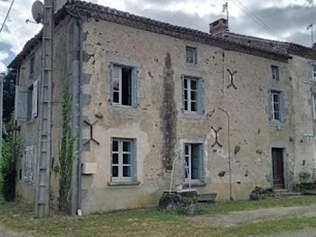 Maison vente à Rochechouart, Champsac