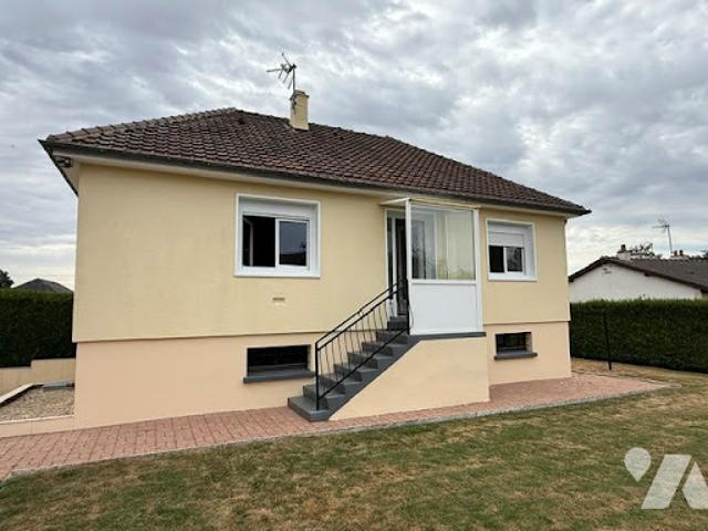 Maison vente à Bernay, Grand-camp