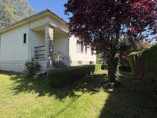 Maison vente à Confolens, Lesterps