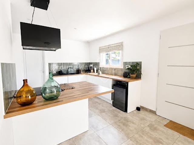 Maison vente à Nîmes, Comps