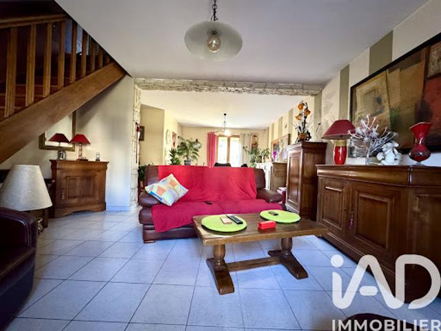Maison vente à Melun, Guignes