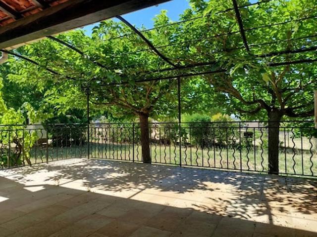 Maison vente à Brignoles, Tavernes