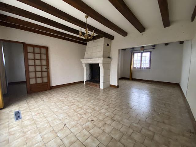 Maison vente à Saumur, Distré