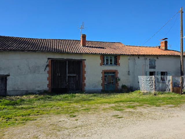 Maison vente à Confolens, Manot