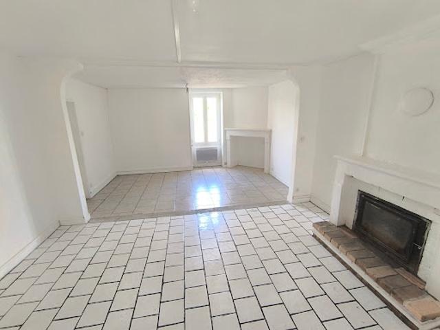 Maison vente à Confolens, Xambes