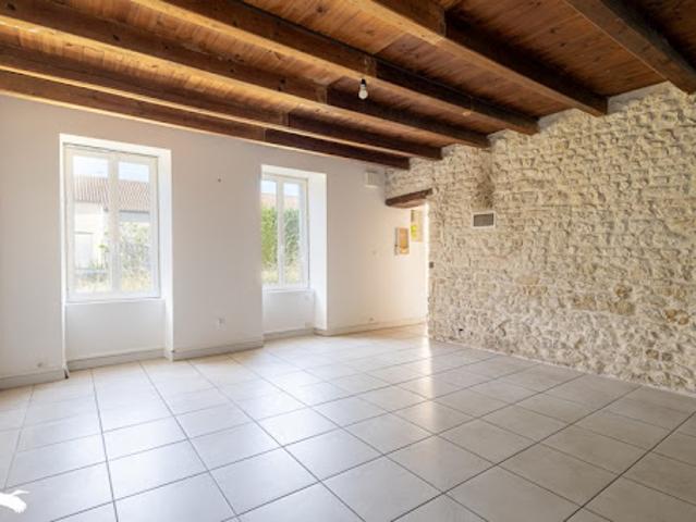 Maison vente à Saint-Jean-d'Angély, Vergné