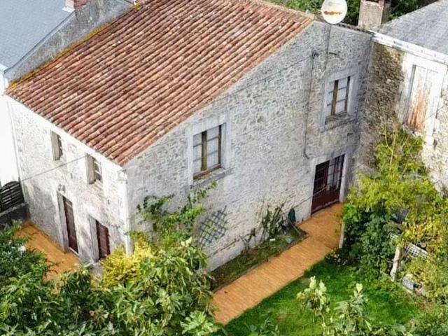 Maison vente à Fontenay-le-Comte, Bazoges-en-pareds