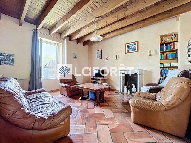 Maison vente à Bressuire, Combrand