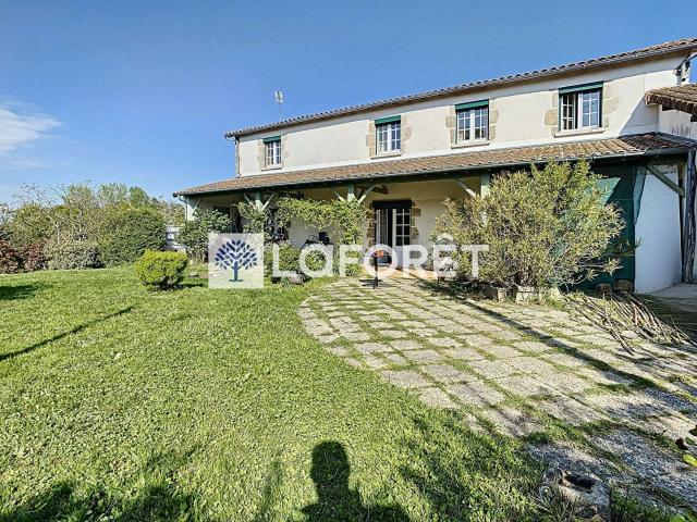 Maison vente à Bressuire, Combrand