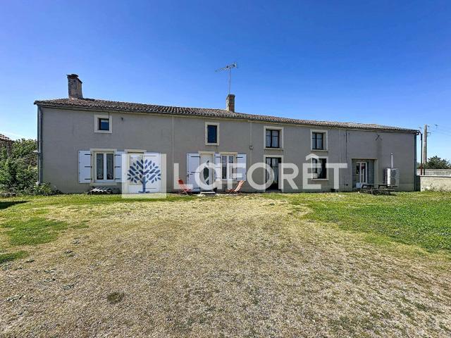 Maison vente à Parthenay, Doux