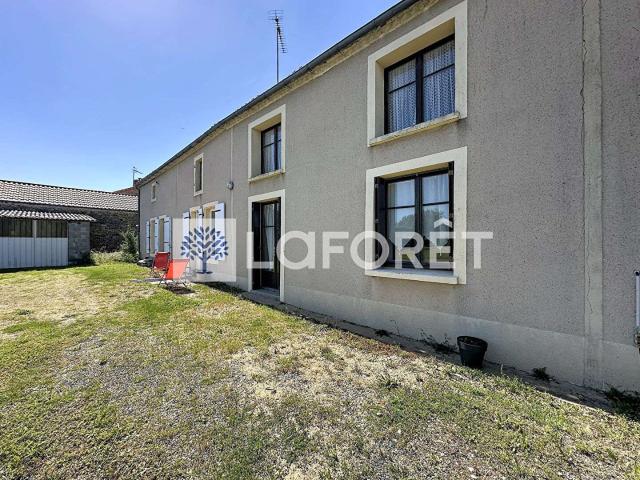 Maison vente à Parthenay, Doux