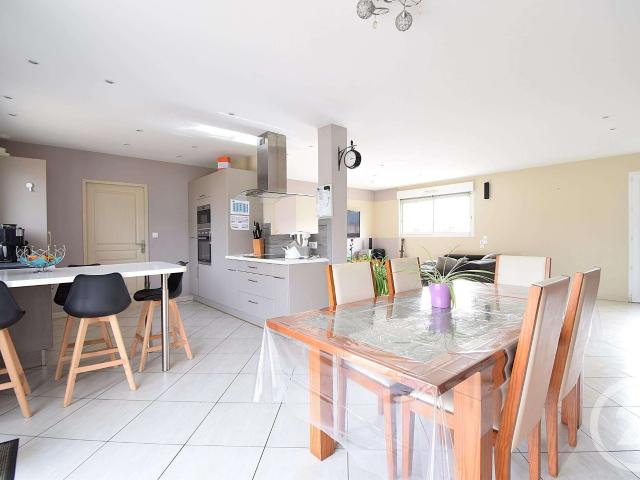 Maison vente à Laval, Forcé