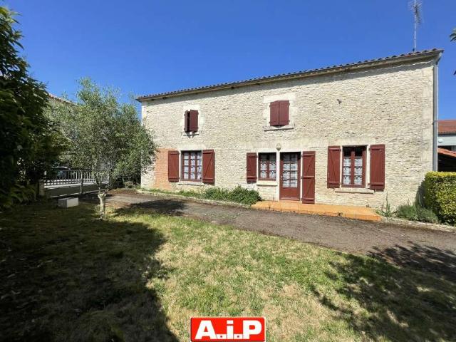 Maison vente à Fontenay-le-Comte, La Caillère-saint-hilaire