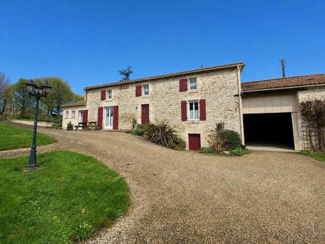 Maison vente à Fontenay-le-Comte, La Châtaigneraie